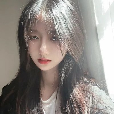八月月亮的五个娃娃