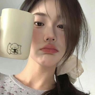 红衣小女孩